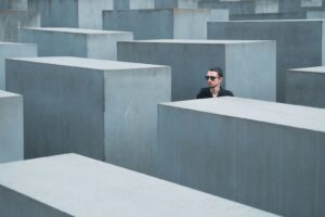 Photo by Leo Foureaux church maze
